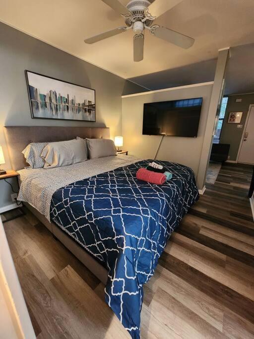 Appartamento Blue Shark *W7* @ Montrose 1Br Private King Loft Houston Esterno foto